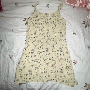 cute floral blue & cream mini dress 💐